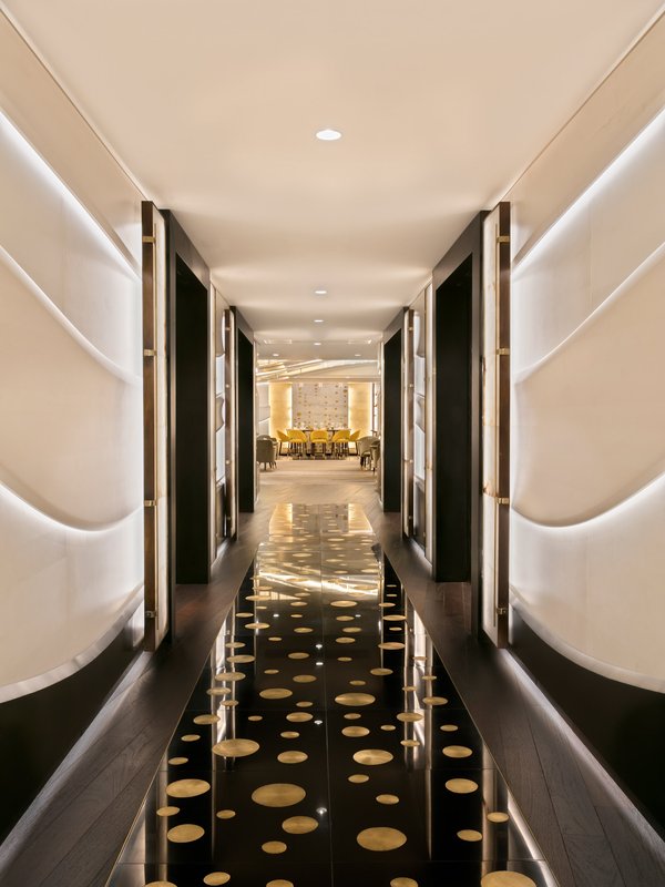 Le-Collectionneur---Entrance-HD.jpg