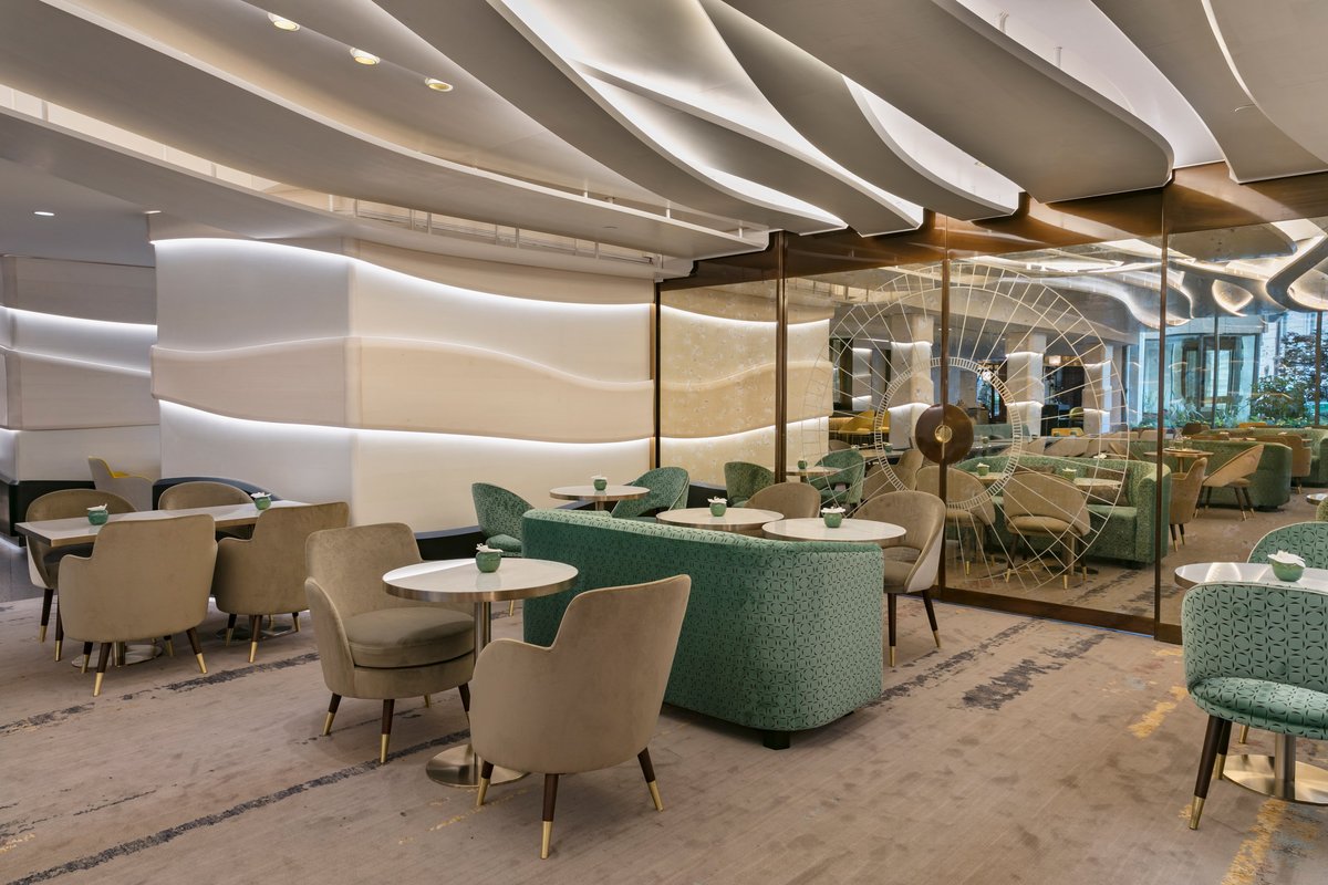Le-Collectionneur---Restaurant-Mirror-HD.jpg